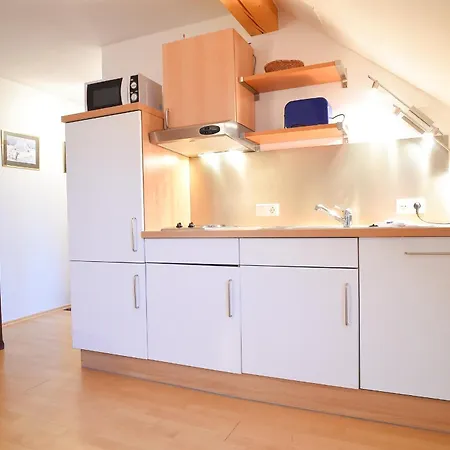 アパート Hof Koehne - Altes - Dachstube Links