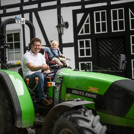 アパート Hof Koehne - Altes - Dachstube Links *