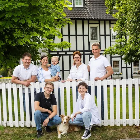 Hof Koehne - Altes - Dachstube Links * Schmallenberg