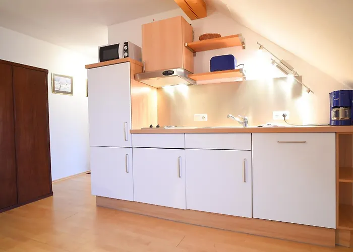 Apartamento Hof Koehne - Altes - Dachstube Links